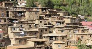 Bitlis'teki taş evler doğaseverlerin ilgisini çekiyor