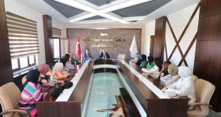 Ağrı'da Manisa'dan gelen öğrencileri ağırladılar