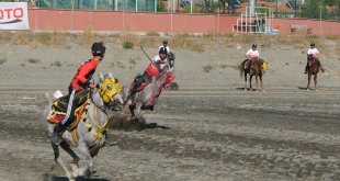 Atlı ciritte 1. Lig'e Yükselme D Grubu müsabakaları Erzincan'da başladı