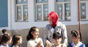 Kızılay'dan köyde yaşayan çocuklara sürpriz