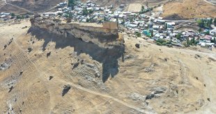 Sarp kayalık üzerindeki Micingirt Kalesi turizme kazandırılmayı bekliyor
