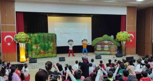 Ağrı'da Hürkuş ve Gökbey müzikal tiyatrosu