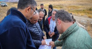 Hakkari Valisi Çelik, Berçelan Yaylası'ndaki içme suyu kaynaklarında inceleme yaptı