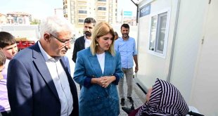 Güder ve Milletvekili Ölmeztoprak depremzedeleri yalnız bırakmıyor