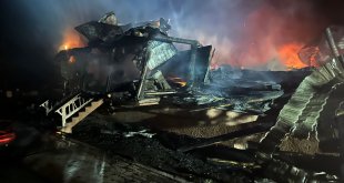 Kars'ta Kütük Ev'de tekrar başlayan yangın söndürüldü
