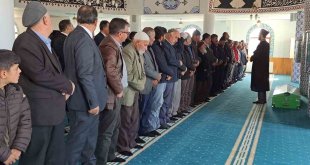 Trafik kazasında şehit olan güvenlik korucusu gözyaşları arasında toprağa verildi