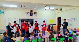 Kızılay Diyadin'de ihtiyaç sahiplerine ulaşmaya devam ediyor