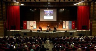 Santur Sanatçısı Sedat Anar, Van'da konser verdi