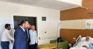 AK Parti Ağrı Merkez İlçe Başkanı Ömer Tahtalı, hastaları ziyaret etti