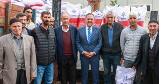 Bingöl'de 400 çiftçiye hibeli buğday tohumu dağıtıldı