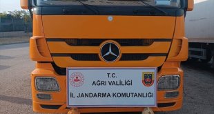 Ağrı'da kaçakçılık operasyonunda 3 tır şoförü gözaltına alındı