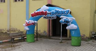 Güroymak'ta "Hürkuş ve Gökbey Müzikal Tiyatrosu" çocuklarla buluşturuldu