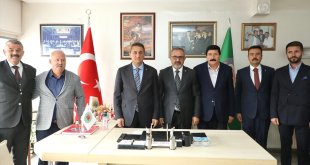 Bitlisi Valisi Karaömeroğlu, Ahlat ilçesini ziyaret etti