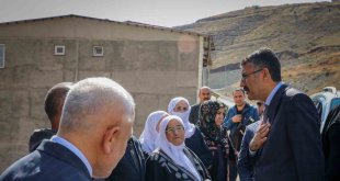 Vali Çelik yerinde talepleri dinlemeye devam ediyor