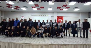 Adilcevaz'da liseler arasında bilgi yarışması yapıldı