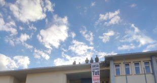 Fırat EDAŞ çalışanları, kurumun çatısına çıktı