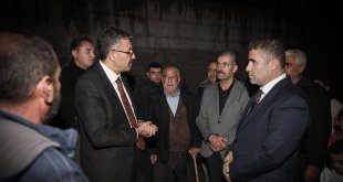 Vali Çelik, gece yarısı vatandaşların ayağına gitti