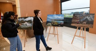 Fotoğraf sanatçısı Murat Cacim'in "Van" temalı sergisi devam ediyor