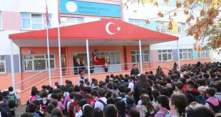 Ağrı'da Filistin için bayrak töreni ve saygı duruşu