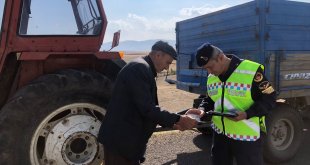 Şeker pancarı hasadının başladığı Ağrı'da tarım araçları denetleniyor