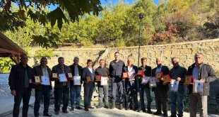 Malatya'da emekliye ayrılan köy korucularına plaket