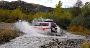 Erzincan'da dağ köylerindeki hastalara 4x4 ambulansla sağlık hizmeti götürüyorlar