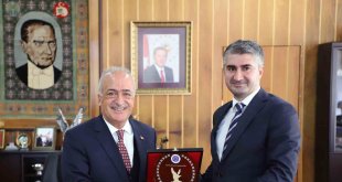 Bakan Yardımcısı Tarıkdaroğlu, Rektör Çomaklı'ya ziyaret