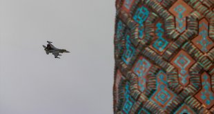 SOLOTÜRK Erzurum semalarında 'selamlama' uçuşu yaptı
