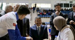 Vali Ali Çelik: "Her alanda sporcuların yanında olacağız"