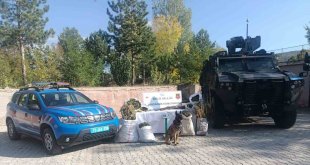 Bitlis'te 28 kilo 560 gram kubar esrar ve 2 kilo 380 gram esrar tohumu ele geçirildi