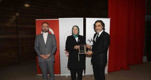 Van'da 'Geçmişten Günümüze Ailemiz' konulu konferans