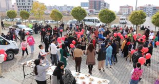Ağrı'da Cumhuriyet'in 100'üncü yılında polis araçları öğrencilerle buluştu