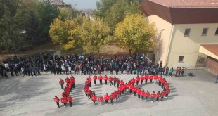 Malatya'da öğrencilerden Cumhuriyet'in 100. yılına özel koreografi