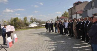 Bulanık'taki çiftçilere 120 ton buğday tohumu desteği