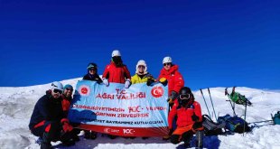 Ağrı Dağı'nda Cumhuriyet coşkusu