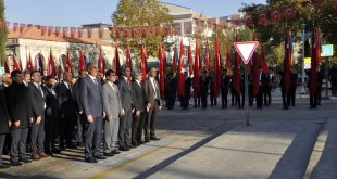 Deprem bölgesinde 24 Kasım Öğretmenler Günü kutlandı