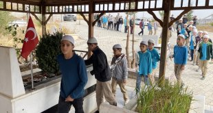 Hafızlık öğrencileri şehit Fethi Sekin’i doğum gününde kabri başında dualarla andı