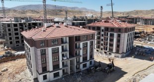 Depremden etkilenen Yeşilyurt'ta 2 bin konutun kaba inşaatı tamamlandı