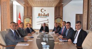 Ahlat'ta milli eğitim müdürleri toplantısı yapıldı