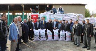 Erciş'te çiftçilere tohum desteği verildi