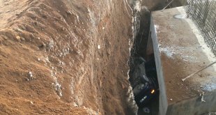 Bitlis'te inşaat alanına düşen otomobildeki 4 kişi yaralandı