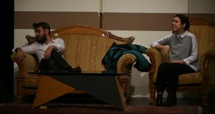 Erzurum'da çocuk istismarına farkındalık için hazırlanan "Oyuncak Ayı" adlı oyun sahnelendi