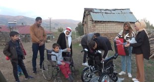 Engelli Emir Ali: "Annem beni bayramlarda sırtında gezdiriyordu"