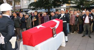 Hakkari'de trafik kazasında yaşamını yitiren polis memuru son yolculuğuna uğurlandı