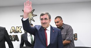 Cumhurbaşkanı Yardımcısı Yılmaz, AK Parti Malatya İl Başkanlığında konuştu: