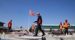 "Van depreminin kahramanları", Malatya ve Hatay'da da birçok kişiye umut oldu