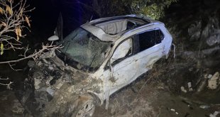 Tunceli'de uçuruma düşen otomobildeki 5 kişi yaralandı