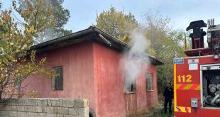 Erzincan'da ev yangını