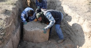 Van'daki ızgara planlı antik kentte yeni kale burcu tespit edildi