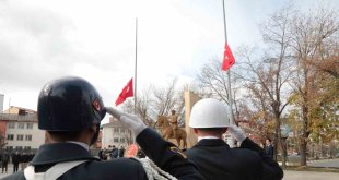 Ağrı'da Atatürk'ü anma töreni düzenlendi